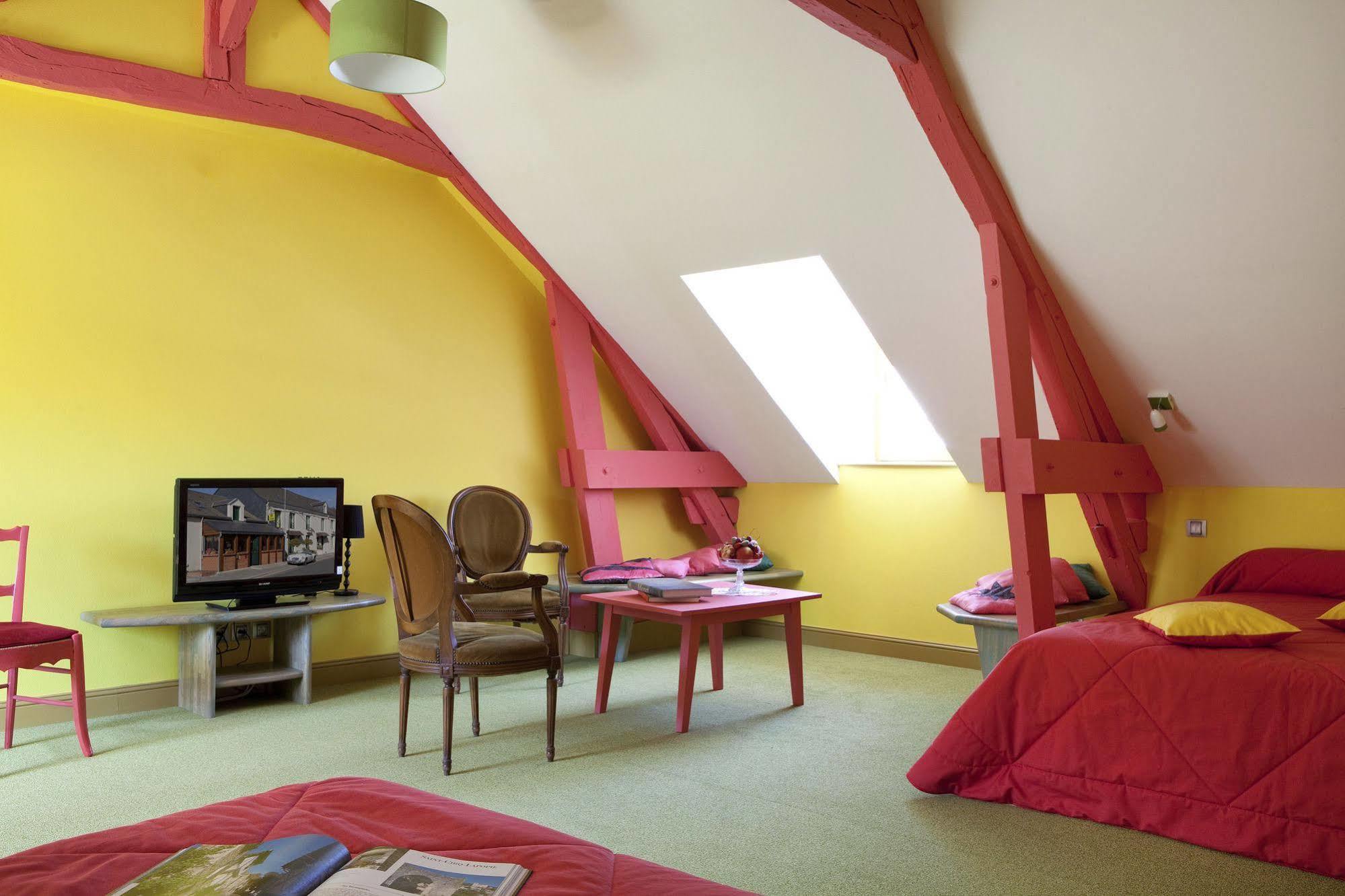 Logis Hotel O En Couleur Oucques-la-Nouvelle Dış mekan fotoğraf