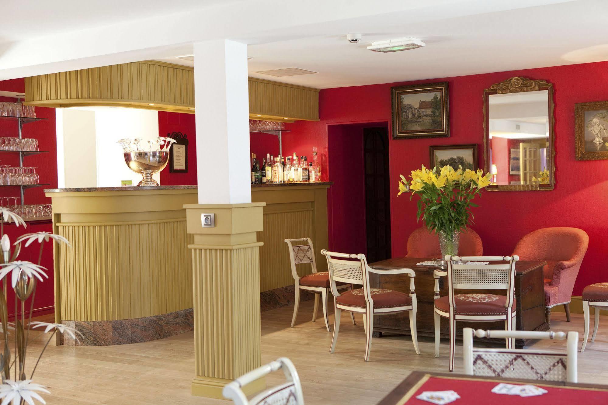 Logis Hotel O En Couleur Oucques-la-Nouvelle Dış mekan fotoğraf